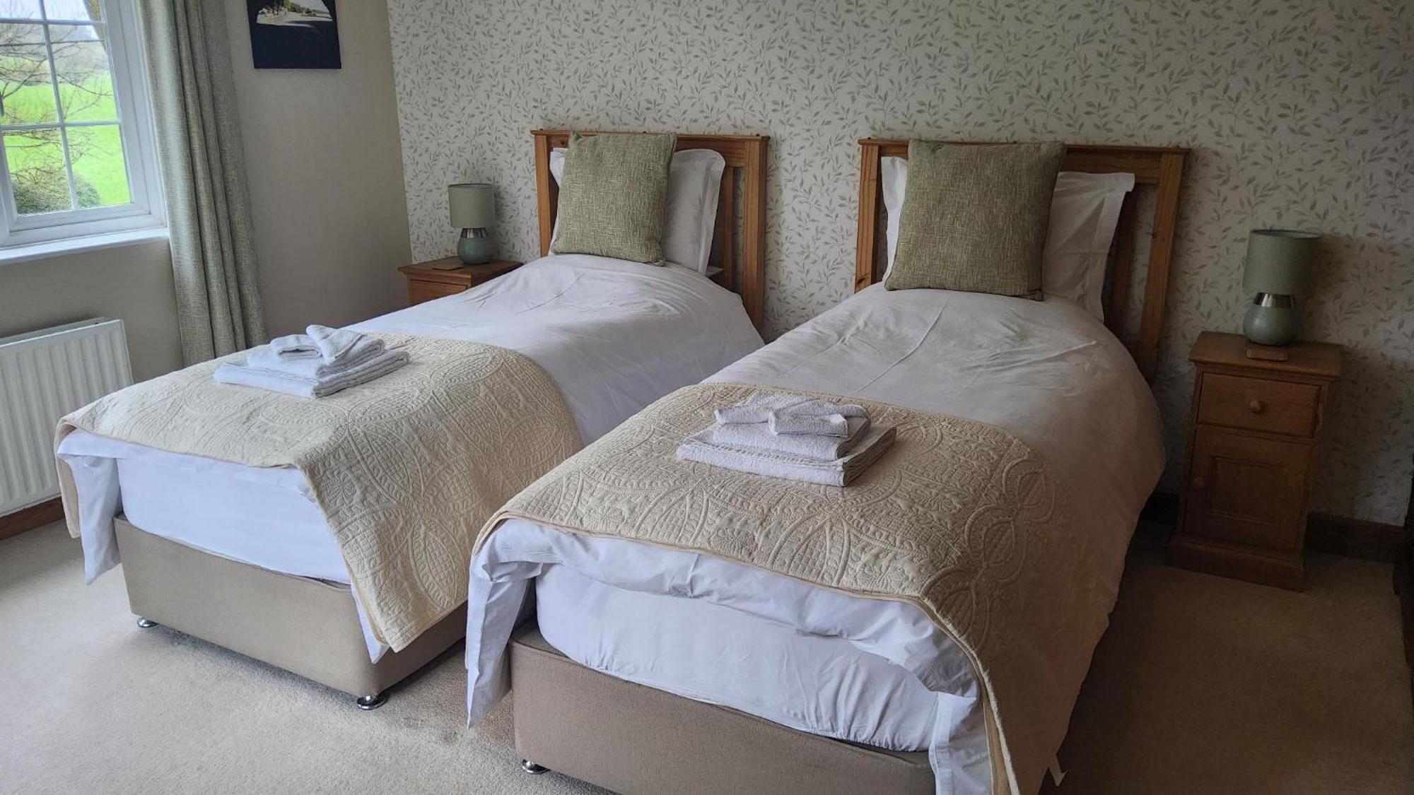 Ha'Penny Acre Bed & Breakfast Sherfield English Exterior foto