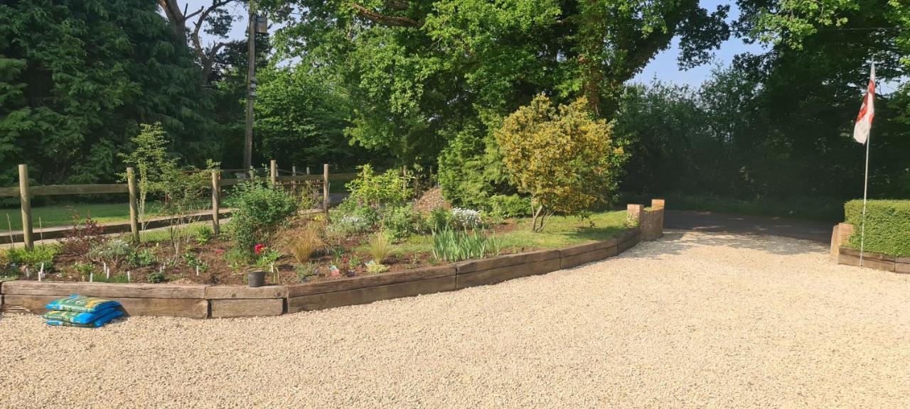 Ha'Penny Acre Bed & Breakfast Sherfield English Exterior foto