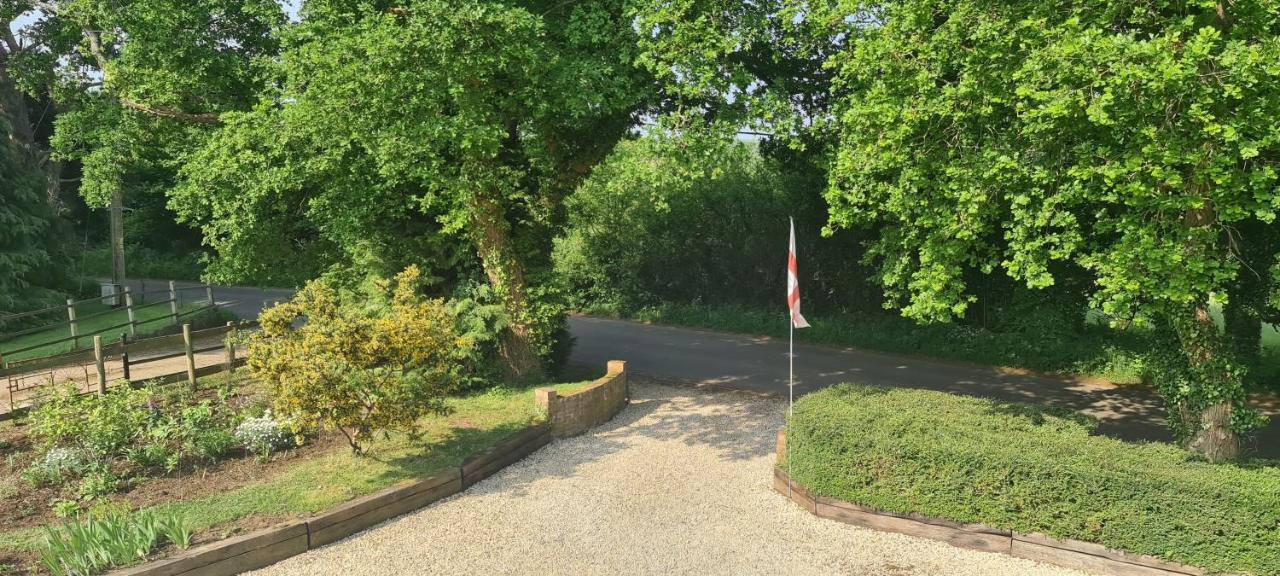 Ha'Penny Acre Bed & Breakfast Sherfield English Exterior foto